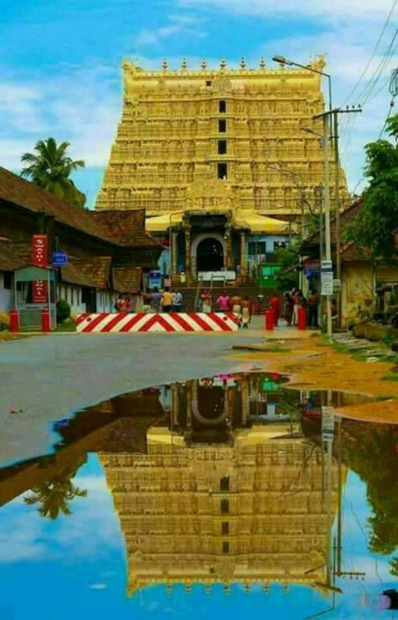 Devasthanam Lodge Thiruvananthapuram Екстериор снимка