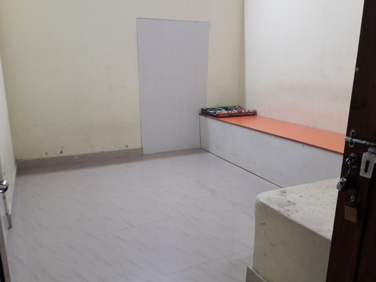Devasthanam Lodge Thiruvananthapuram Екстериор снимка