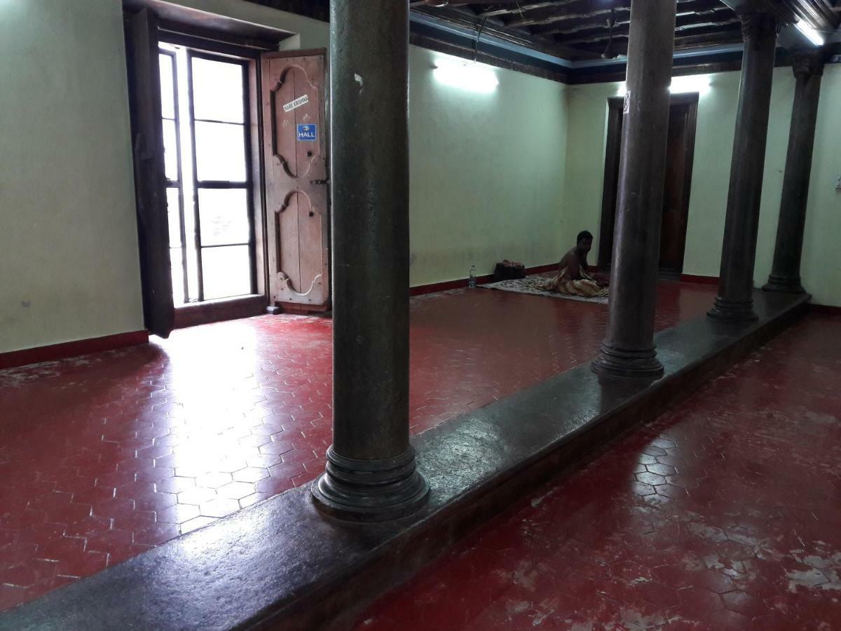 Devasthanam Lodge Thiruvananthapuram Екстериор снимка