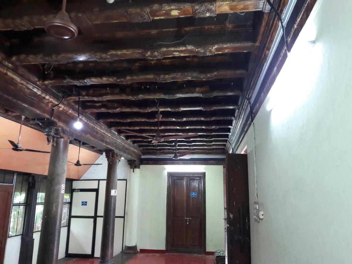 Devasthanam Lodge Thiruvananthapuram Екстериор снимка