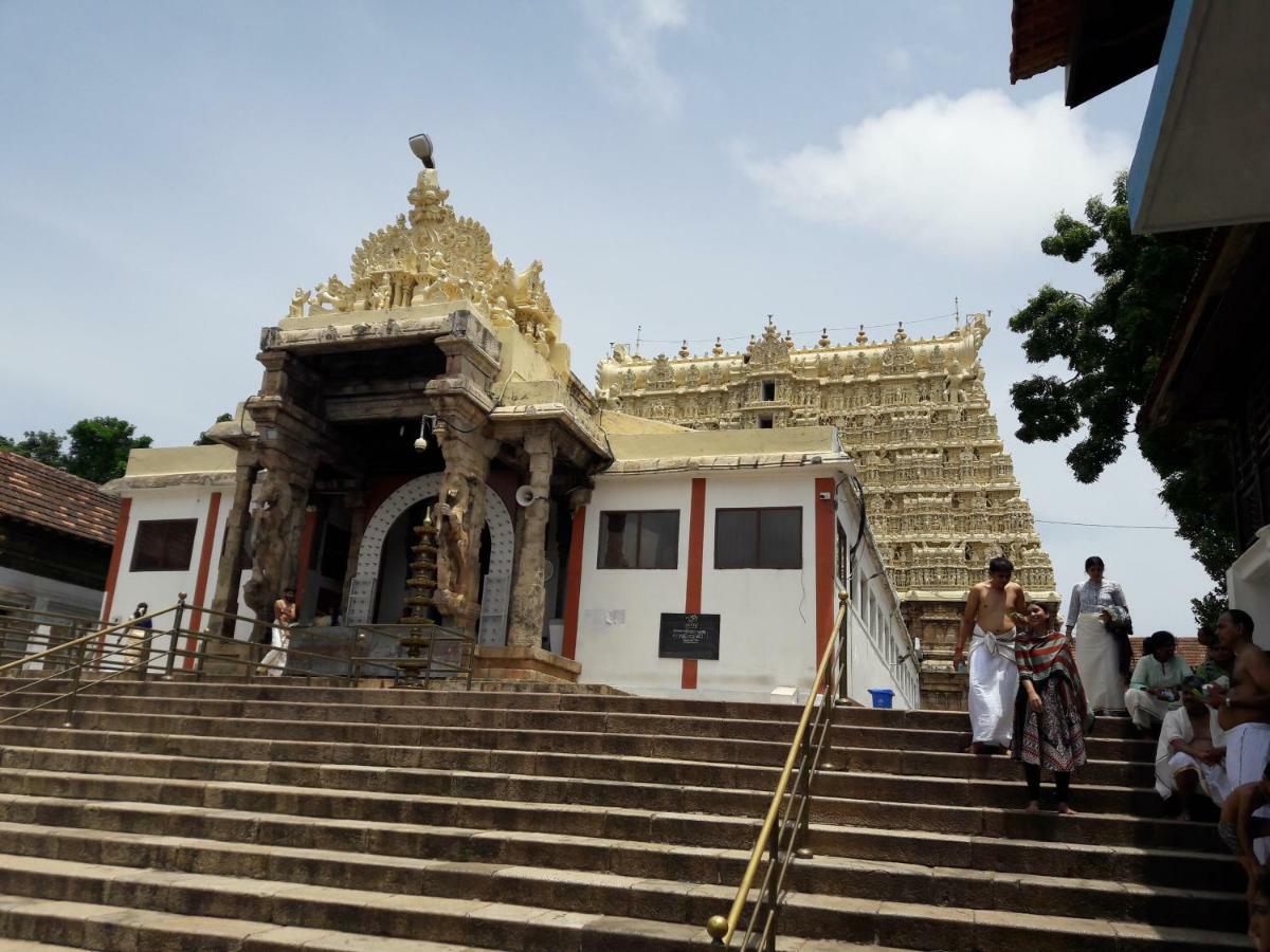 Devasthanam Lodge Thiruvananthapuram Екстериор снимка