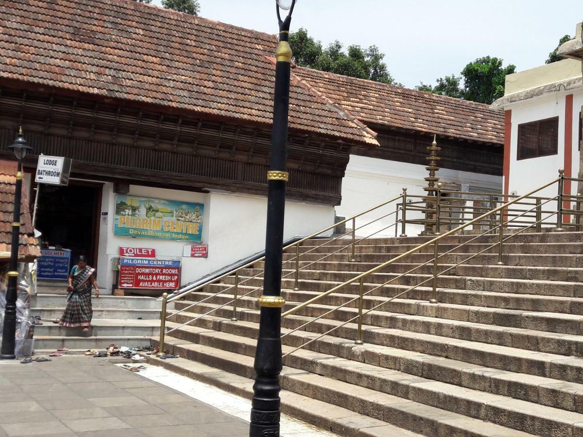 Devasthanam Lodge Thiruvananthapuram Екстериор снимка