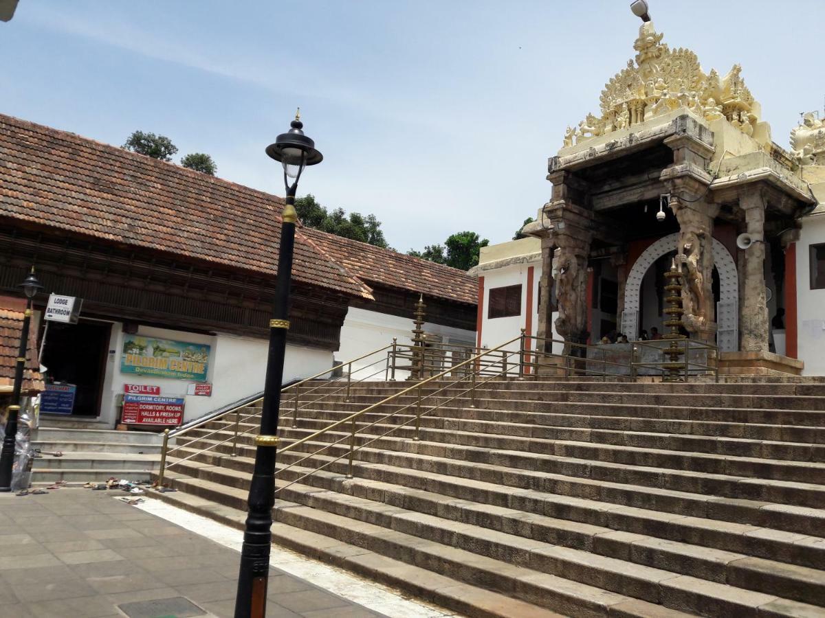 Devasthanam Lodge Thiruvananthapuram Екстериор снимка