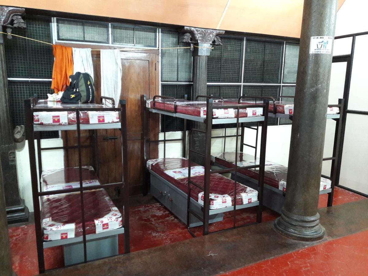 Devasthanam Lodge Thiruvananthapuram Екстериор снимка